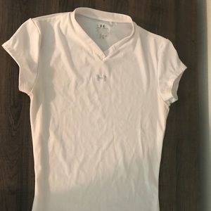 White under armor workout shirt
